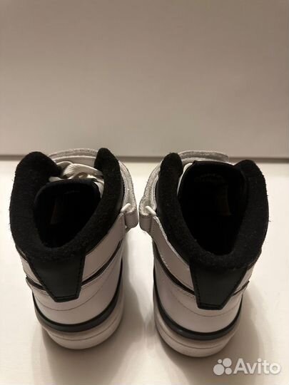 Кроссовки adidas