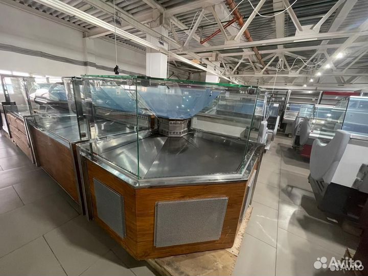 Холодильная витрина универсальная
