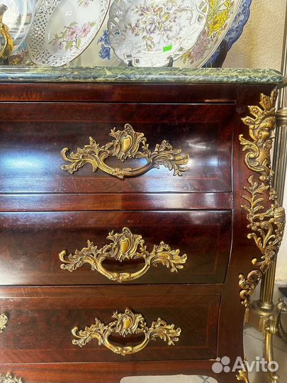 Антикварный комод