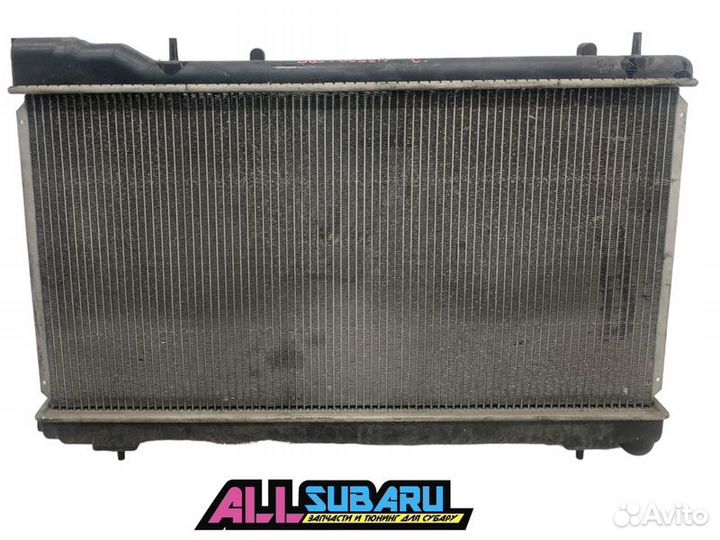 Радиатор охлаждения двигателя Subaru Forester SG5