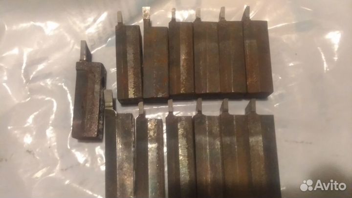 Токарный резец