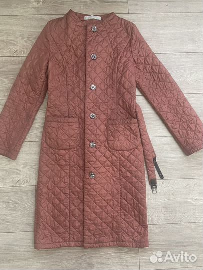 Пальто стеганное демисезонное 42 размер