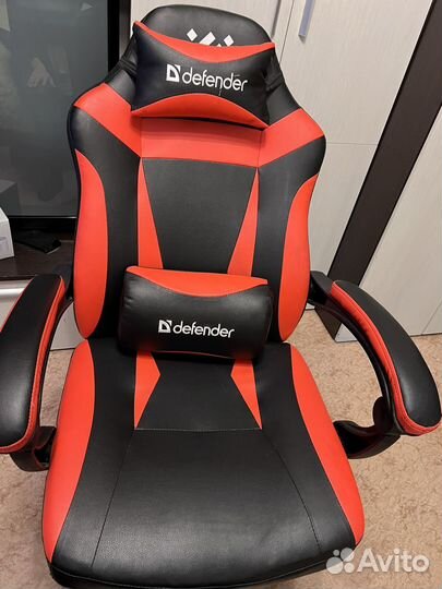 Игровое компьютерное кресло defender black-red