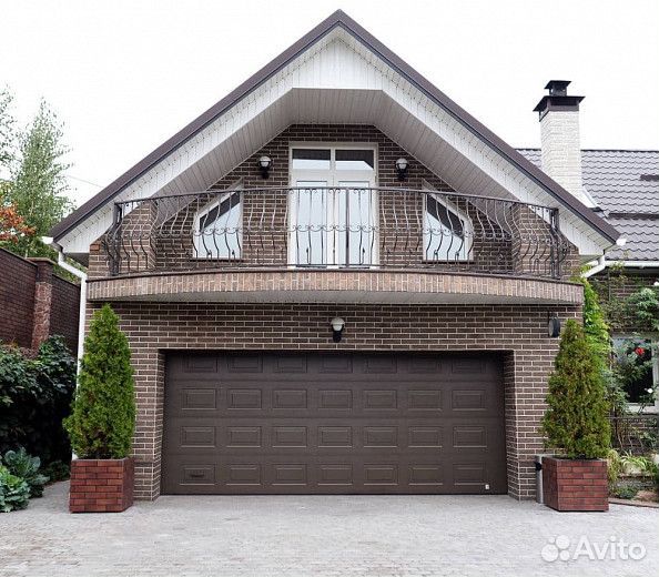 Утепленные секционные гаражные ворота Alutech Prestige 2500х2125 мм