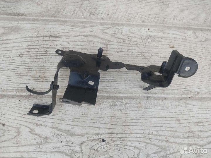 Кронштейн воздушного фильтра ASX Outlander Lancer