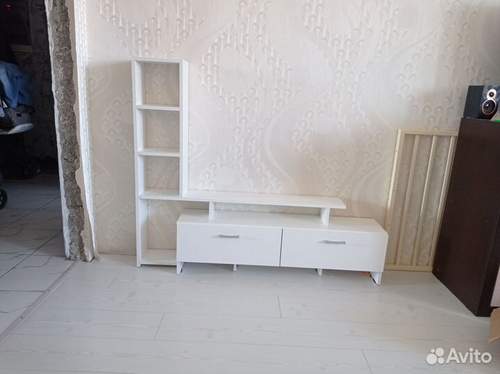 Тумба под телевизор с полками