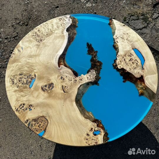 Стол из эпоксидной смолы 90 см