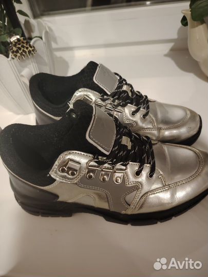 Кроссовки натуральная кожа 37,5