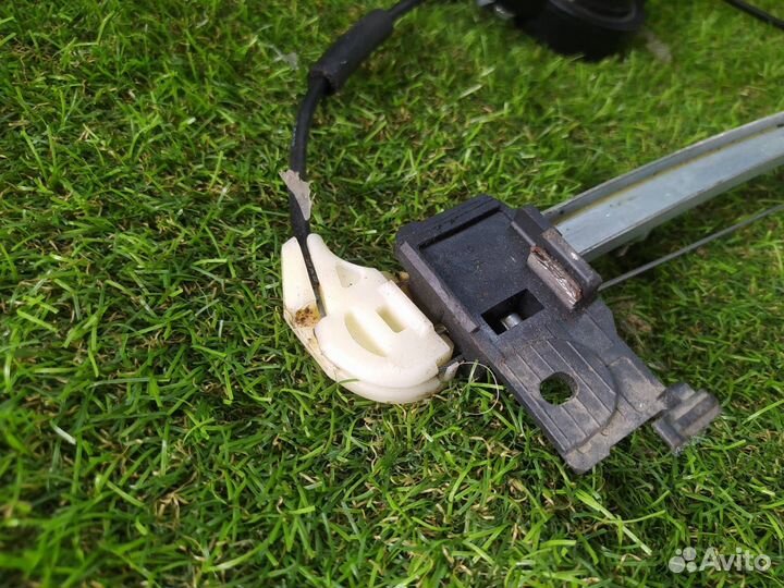 Мотор стеклоподъемника задний правый Mazda Atenza