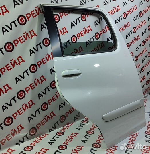 Дверь боковая задняя правая Toyota Funcargo NCP21