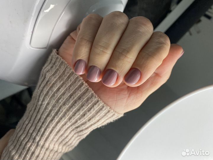 Маникюр и педикюр