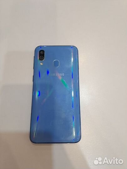 Samsung Galaxy A40, 4/64 ГБ