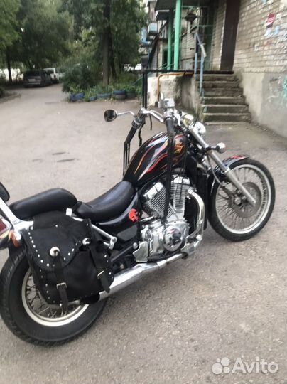 Suzuki Intruder VS 800