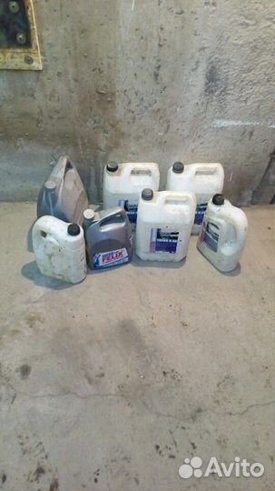 Пластиковые канистры в отличном состоянии 7шт