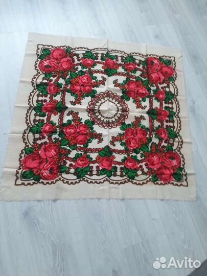 Шарфы платки палантины