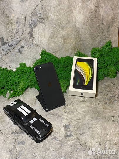 iPhone SE (2020), 64 ГБ