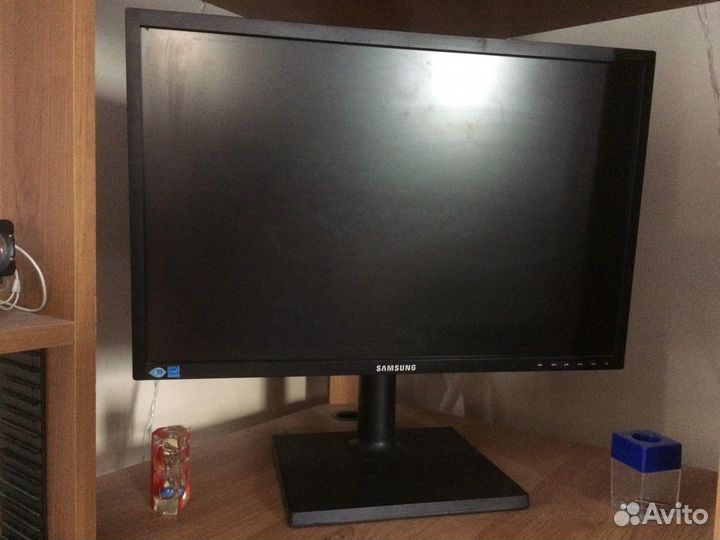 Монитор Самсунг 22