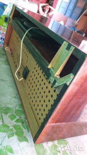 Ретро радио приёмник в отличном состоянии