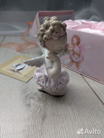 Статуэтка фарфор