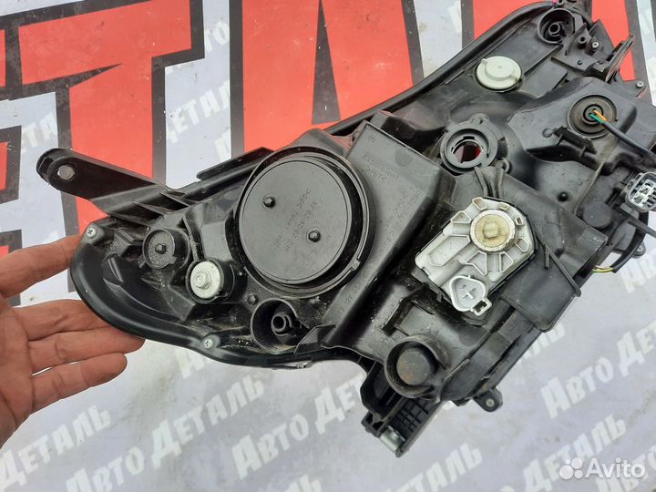 Фара левая Toyota Rav 4 XV45 Тойота Рав 4 2015-18