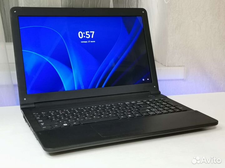 Ноутбук Samsung /i5 2410M/GT 520M/SSD/RAM 4GB