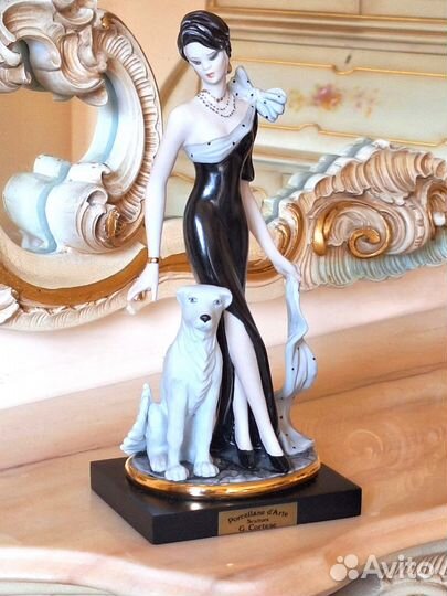 Статуэтка Capodimonte Cortese фарфор винтаж Италия