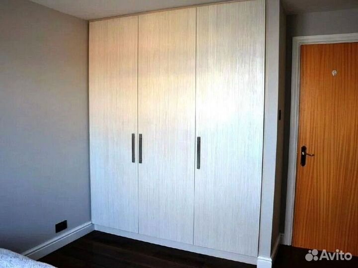 Шкаф распашной новый