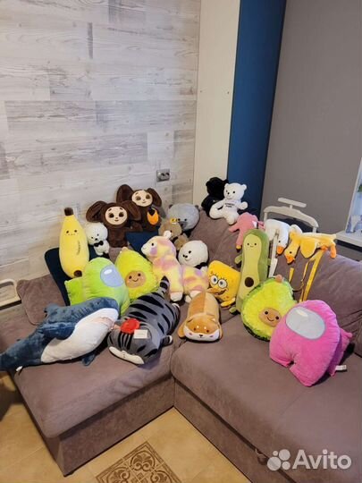 Акула, мишка блекбо, гуси, капибара,губка Боб,кот