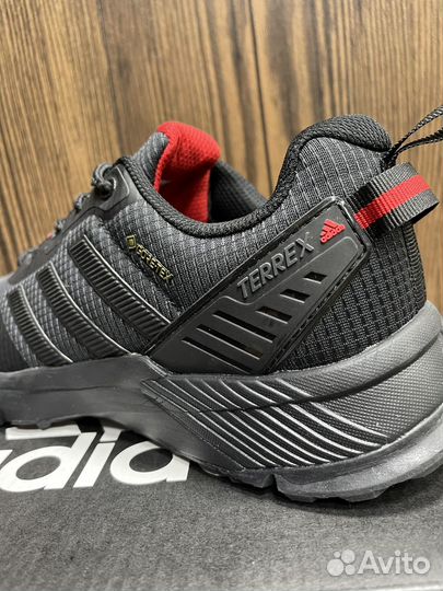 Кроссовки adidas terrex