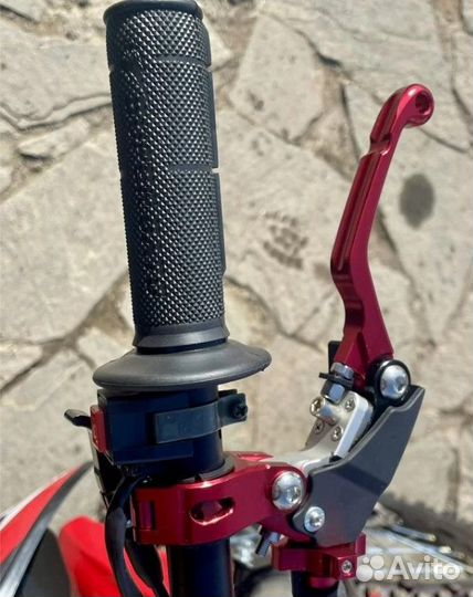 Xinguizun SHR-300, Avantis 300, GR 8 300