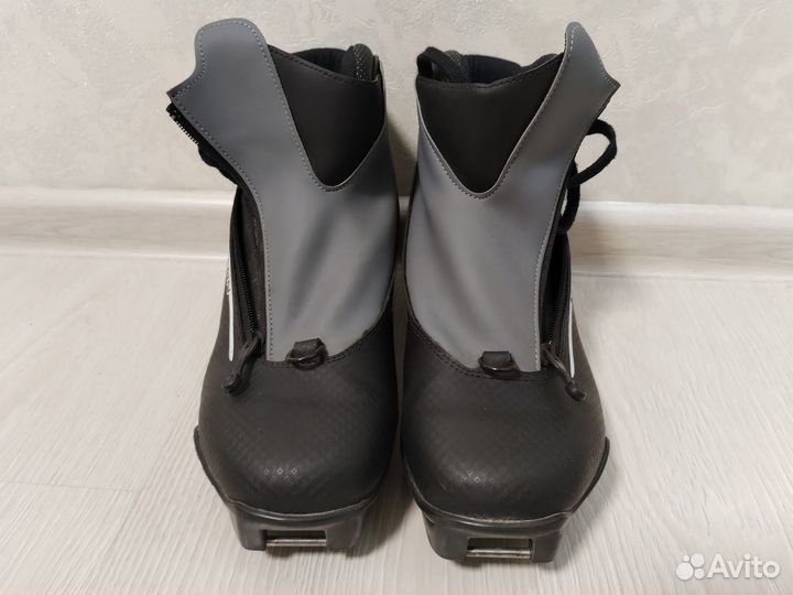 Ботинки лыжные Salomon р. 40