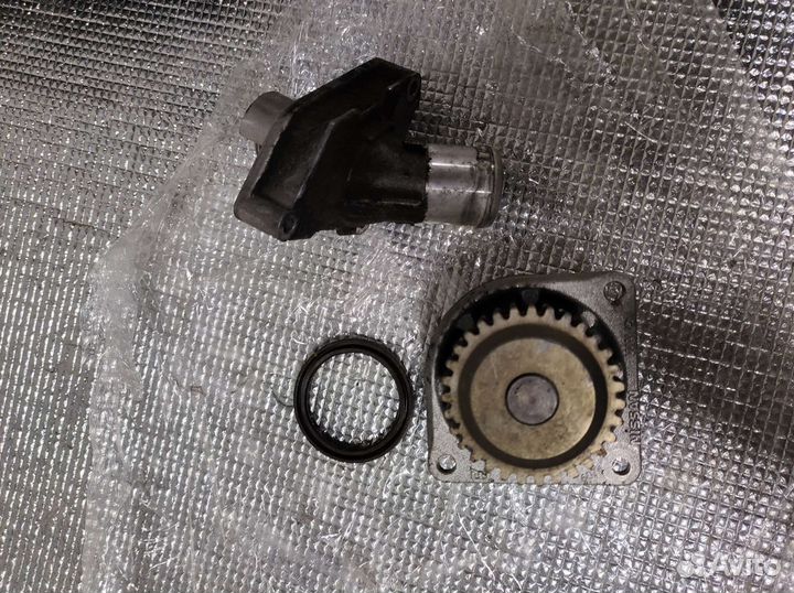 Продам помпу на Nissan