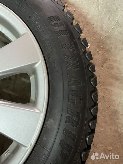 Goodyear Ultragrip Ice Arctic 215/60 R16 99