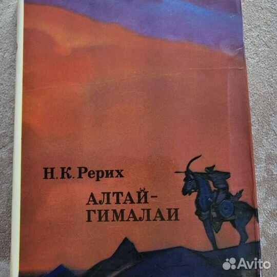 Книги разные, триллеры, есть что-то бесплатно