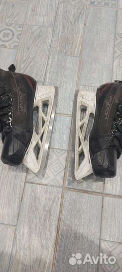Хоккейные коньки вратаря bauer