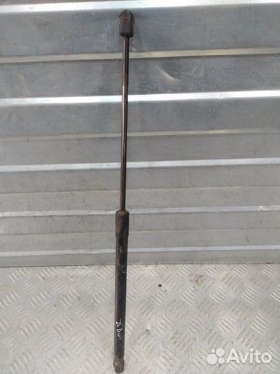 Амортизатор багажника задний правый Skoda Yeti 5L