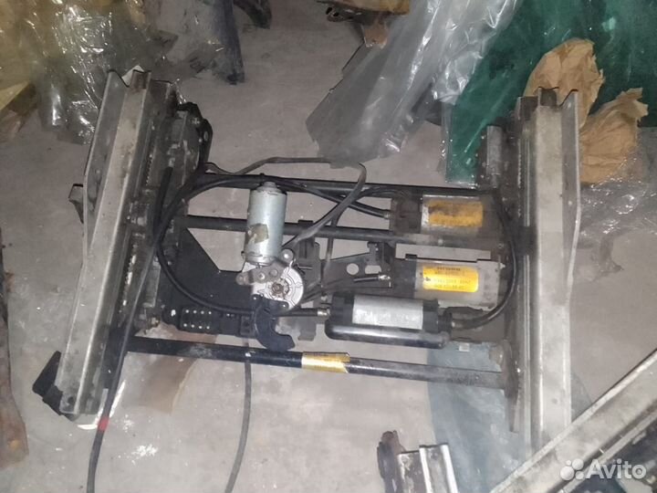 Установочный комплект сиденья Мерседес 124