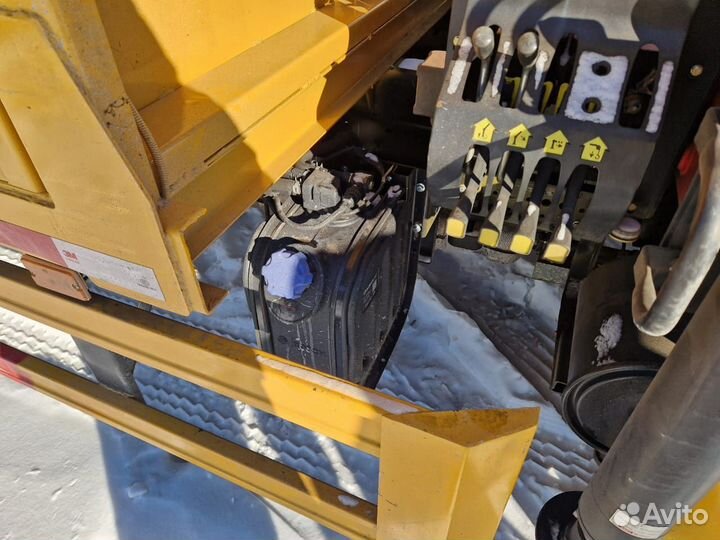 Isuzu Elf с КМУ, 2023