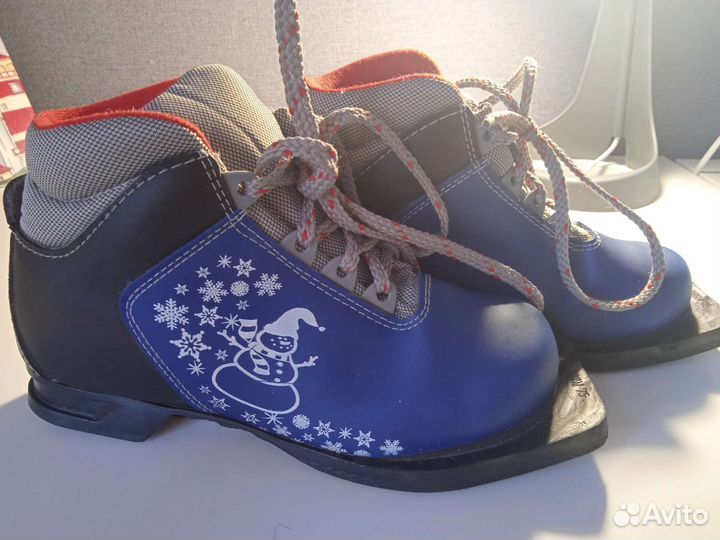 Лыжные ботинки