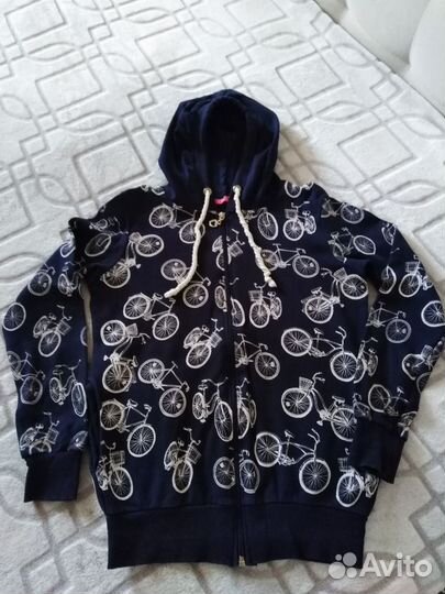 Спортивный костюм женский