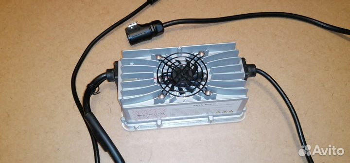 Зарядное устройство для электробайка 60V10A