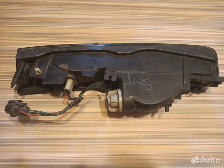 Поворотник правый mazda 323 f bg