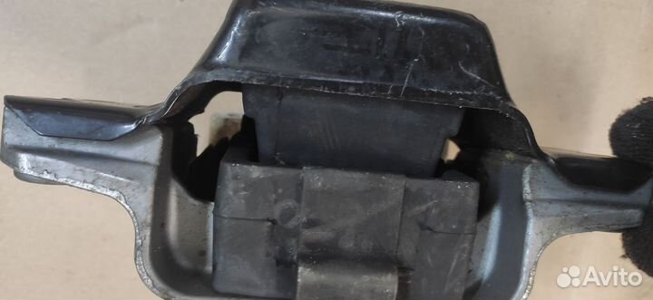 Опора кпп Skoda Octavia A5