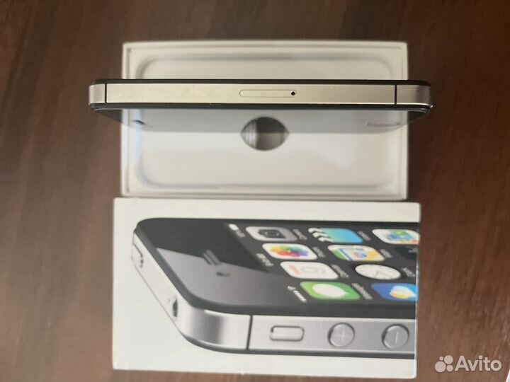 Телефон iPhone 4s