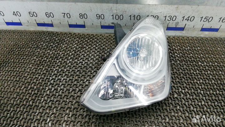 Фара Hyundai H-1 Starex (2007-2015)