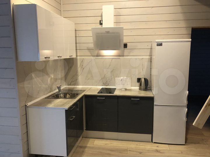 Коттедж 105 м² на участке 8 сот.