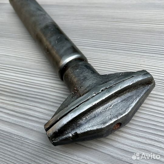 Старинный разводной ключ