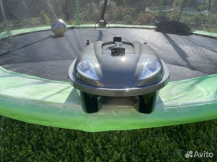 Прикормочный кораблик carpboat skarp carbon