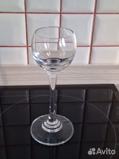 Рюмки на ножке