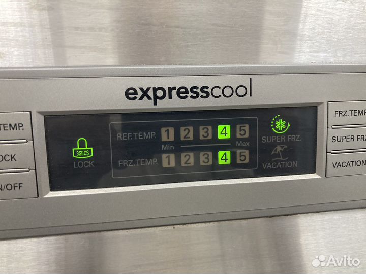 Отличный LG Холодильник, красивый